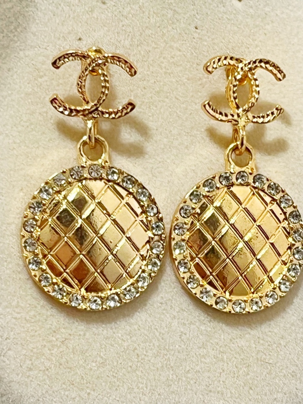 Stylish CC Quilted Design Earrings